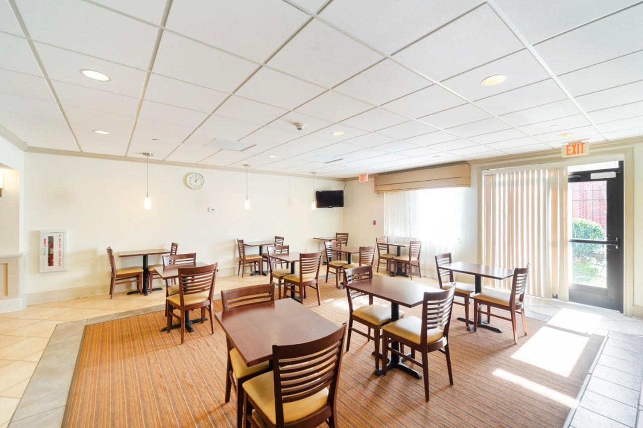 Ramada By Wyndham Jackson Ms Hotel Екстериор снимка