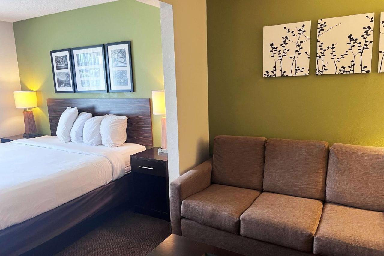 Ramada By Wyndham Jackson Ms Hotel Екстериор снимка