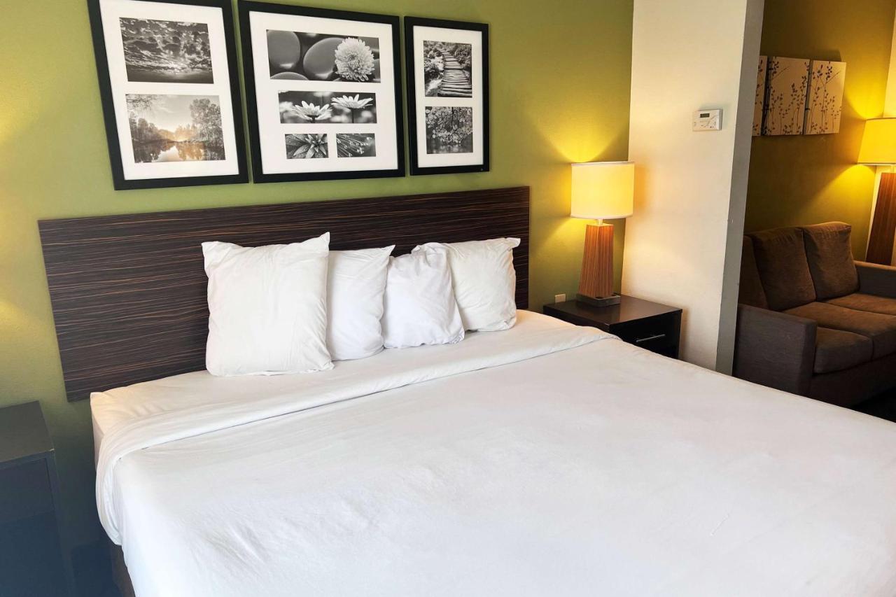 Ramada By Wyndham Jackson Ms Hotel Екстериор снимка